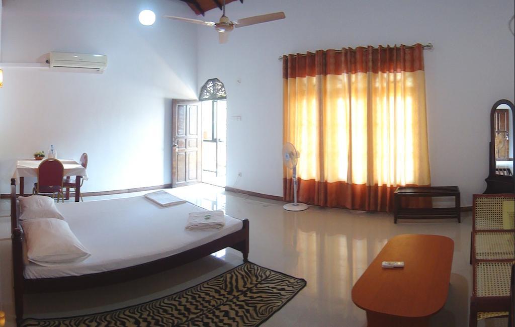 Green Land Guest House Піннавала Номер фото
