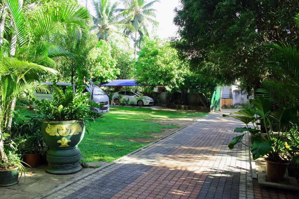 Green Land Guest House Піннавала Екстер'єр фото