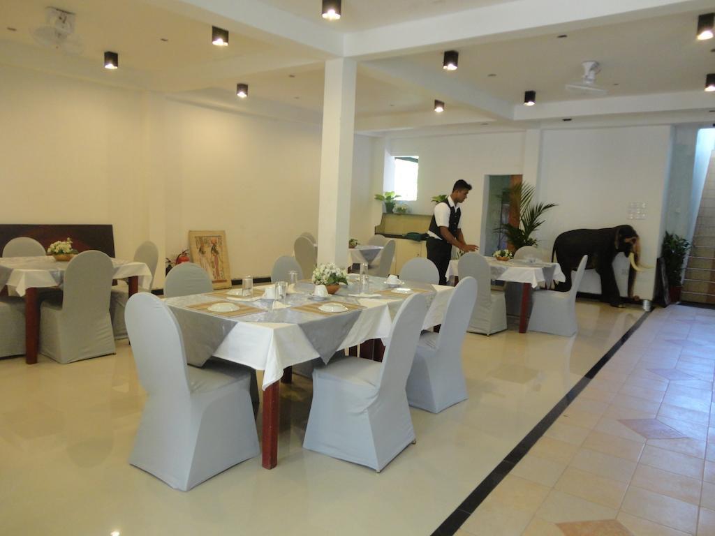 Green Land Guest House Піннавала Екстер'єр фото