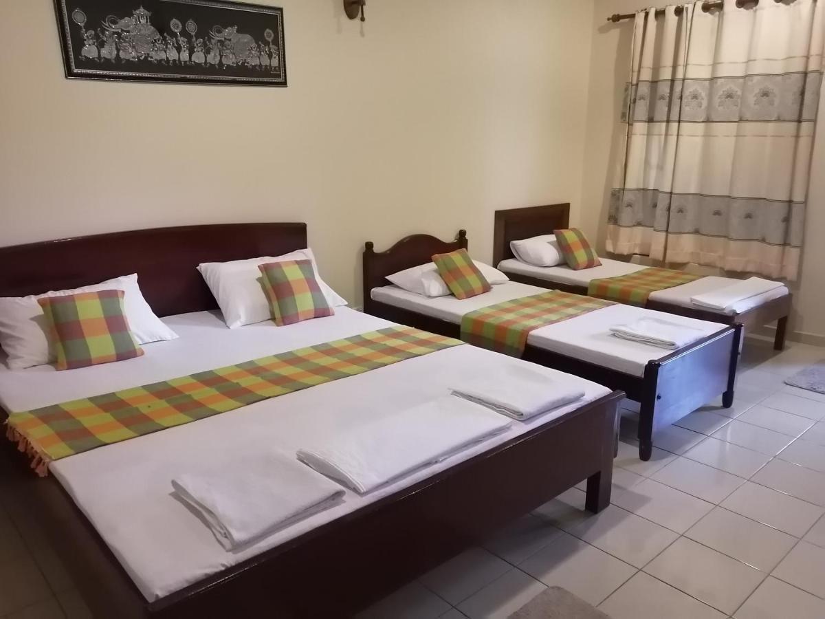 Green Land Guest House Піннавала Екстер'єр фото